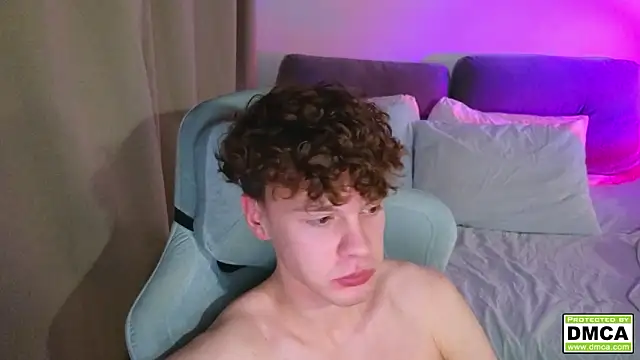 cute_thomas: διαδικτυακό σόου στην κάμερα