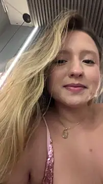 MiaPetit_ élő XXX-chatje