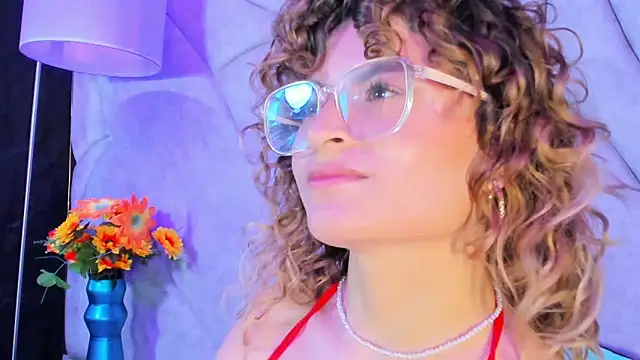 EmiliRouse_ Live XXX-chat