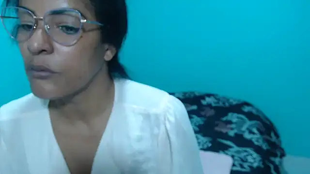 kateleyagrey Adlı Modelin Canlı XXX Sohbeti