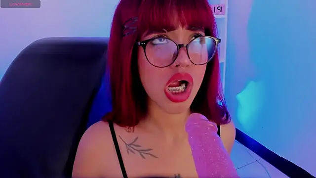 Taylor__Watson Adlı Modelin Canlı XXX Sohbeti