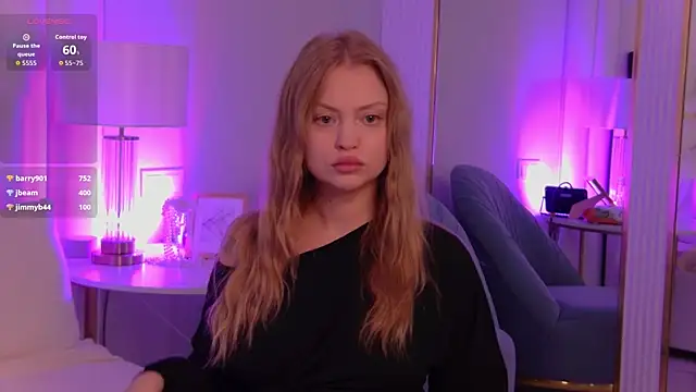 MollyHilton – Naživo XXX chat