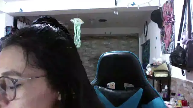 AngelaQueen_ Adlı Modelin Canlı XXX Sohbeti