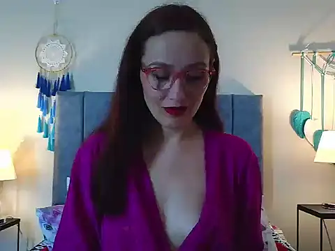 IberianMoonMK Chat XXX live