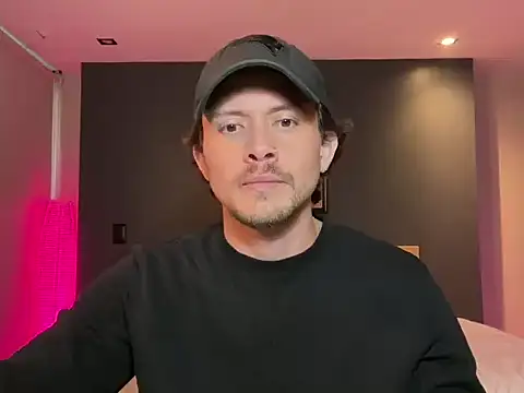 mcklister_kinky_feets: вебкам-шоу