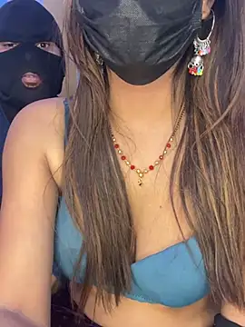 CUTI-NAINAのウェブカメラショー