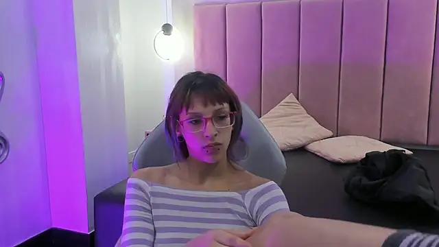 دردشة KatsuraRen الجنسية المباشرة