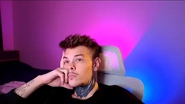 DENIS_HERE লাইভ XXX চ্যাট