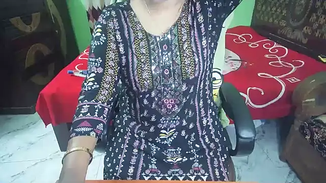 BengaliQueenStar's Live XXX Chat