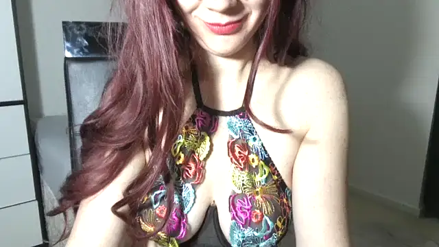 Aromaloveqq Adlı Modelin Canlı XXX Sohbeti