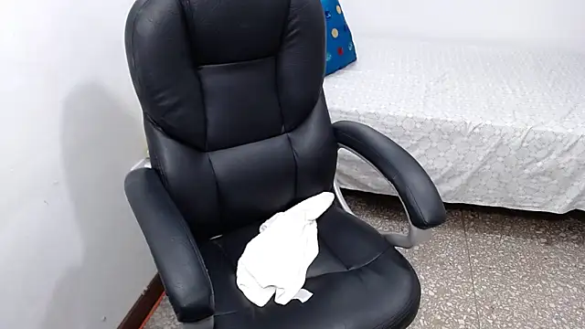 emiliaa_hotのライブXXXチャット