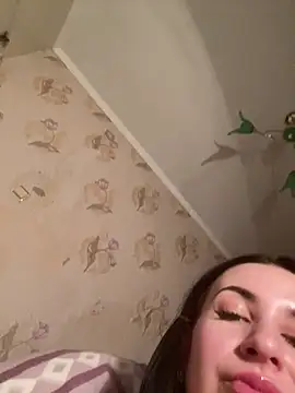 Starry_Siren Adlı Modelin Canlı XXX Sohbeti