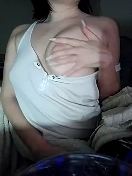 HornyCumBitch Adlı Modelin Canlı XXX Sohbeti