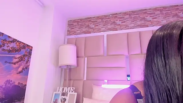 Chat +18 de ShaniaBrownn ao vivo