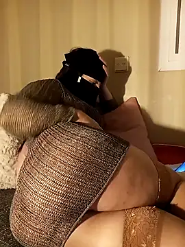 LONA-_- Live XXX Chat