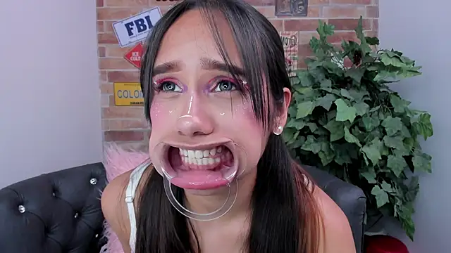 Chatroom XXX en direct de foxy_samy