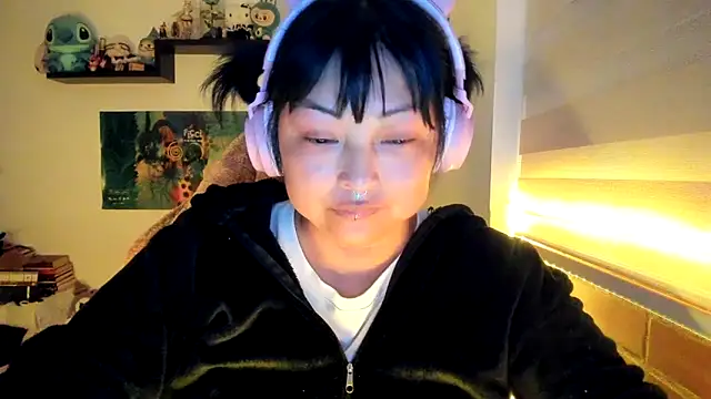 Chat XXX ao vivo de Shaddycute_