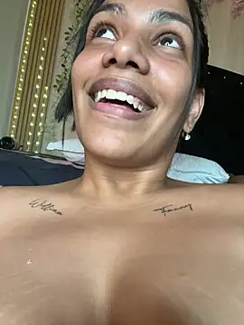 Chatroom XXX en direct de ArielleMillerr-