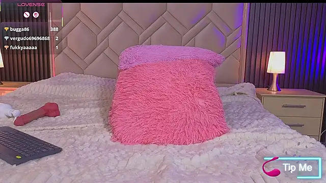 MiaaFarrel élő XXX-chatje