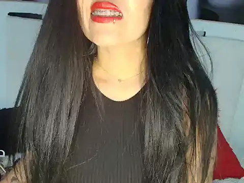 Tania_mature Adlı Modelin Canlı XXX Sohbeti