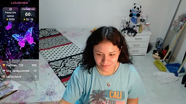 soniafuckboobs' Live XXX Chat