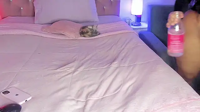 Latinabombsheell – Naživo XXX chat