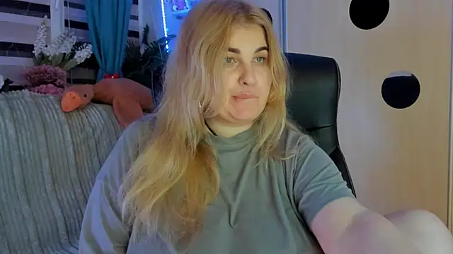 Chat +18 de CoraSwon ao vivo