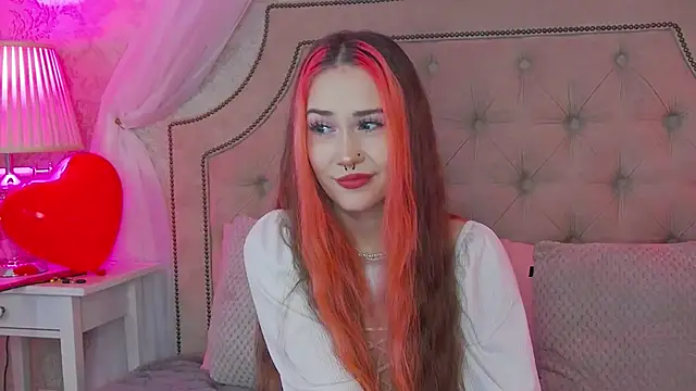 Show modela SashaMeow na web-kameri