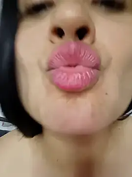 Czat XXX na żywo – Pussy-Hairy-Horny