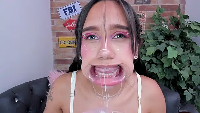 Živý XXX chat foxy_samy