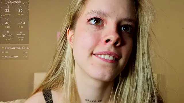 TiffinyMergist élő XXX-chatje