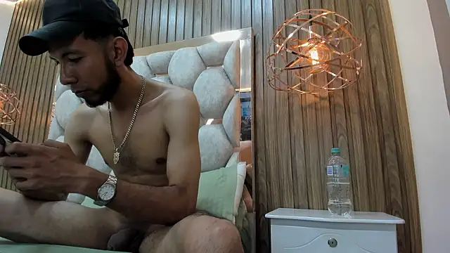 james__walsh: διαδικτυακό σόου στην κάμερα