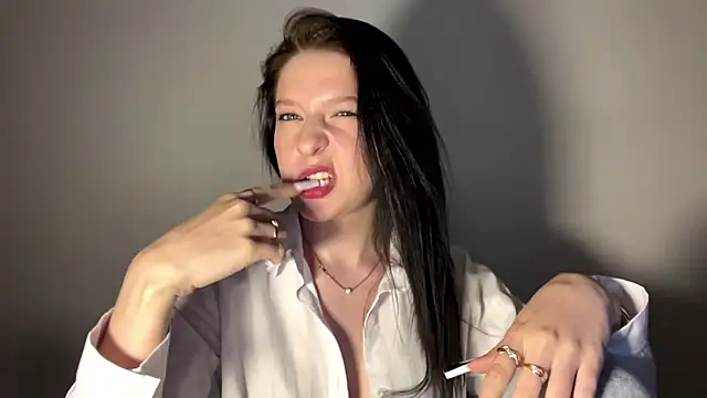 Sarahsolara 라이브 XXX 채팅