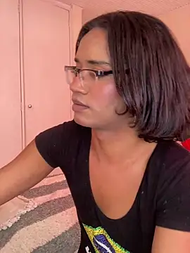 horny_brii webkamerás műsora