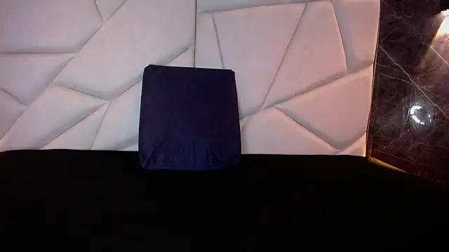 idk_24_ লাইভ XXX চ্যাট