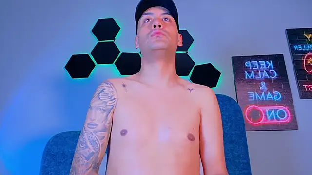 TommyBlue_ Live XXX Chat