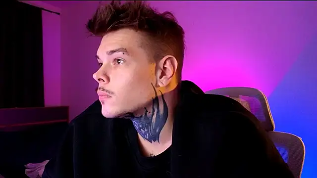 DENIS_HERE Adlı Modelin Canlı XXX Sohbeti