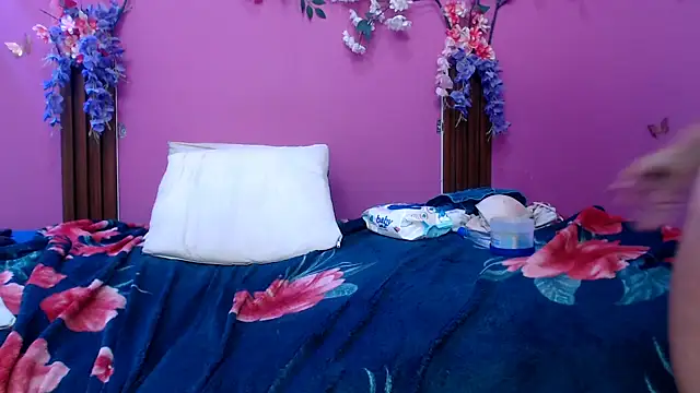 analintimacy18 Adlı Modelin Canlı XXX Sohbeti