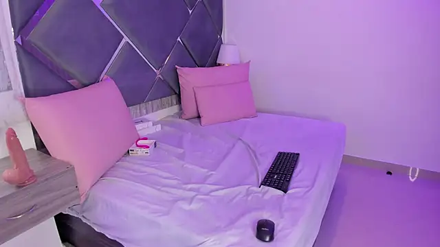 Chat XXX en directo de Charlotte_Myers