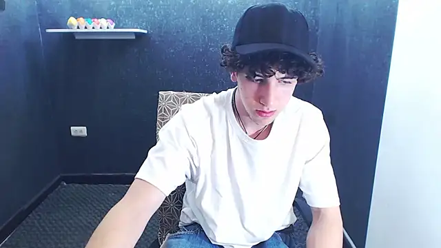 แชท XXX สดของ Kerverr_