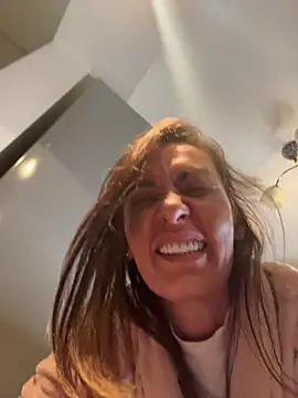 DivineAmely 即時 XXX 聊天