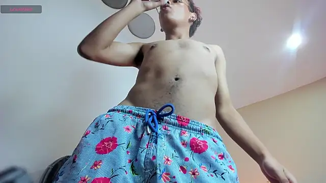 Xavier_Fox___ Show in webcam