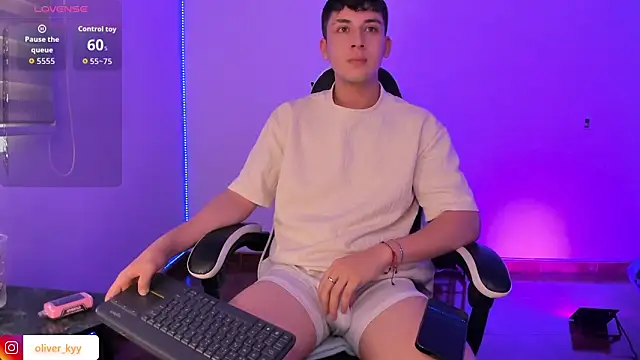 Онлайн чат XXX oliver_kyy