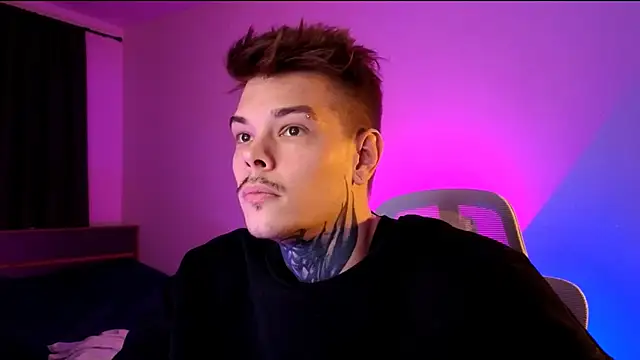 دردشة DENIS_HERE الجنسية المباشرة