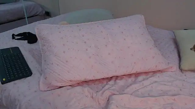 zooombee ওয়েবক্যাম শো