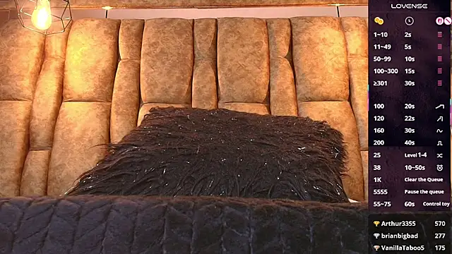 Chat +18 de KiaraCarter ao vivo