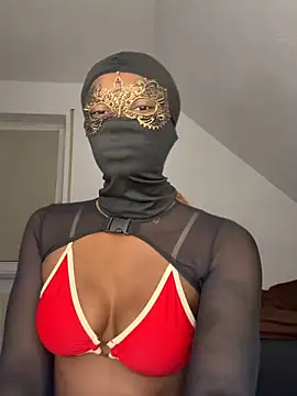 Chatroom XXX en direct de KiaraAmara