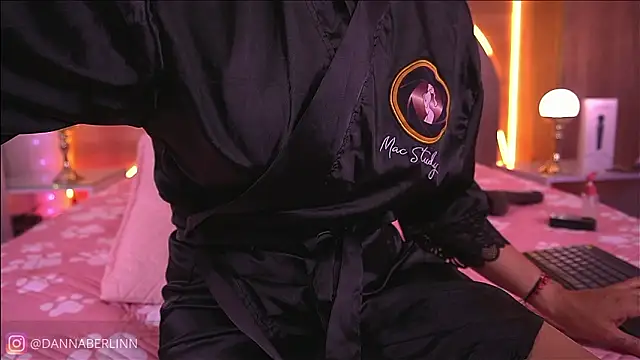 danna_berlin_ Adlı Modelin Canlı XXX Sohbeti