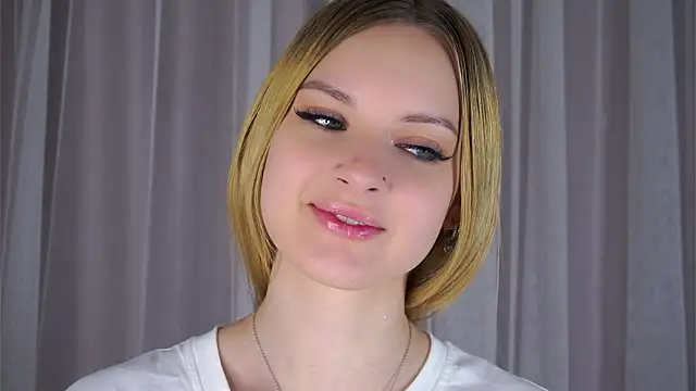 TinaMonaldi: онлайн-секс-чат