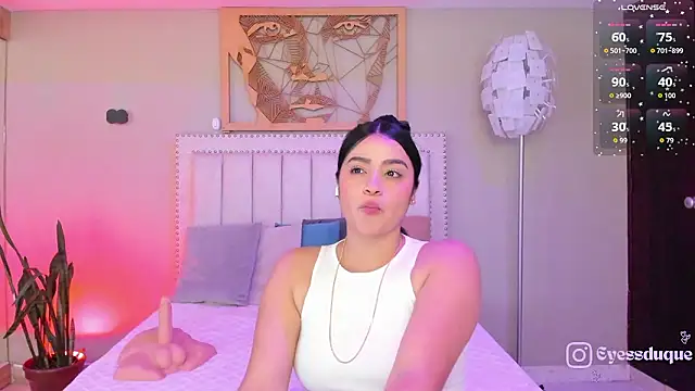 Eyes_Duque élő XXX-chatje